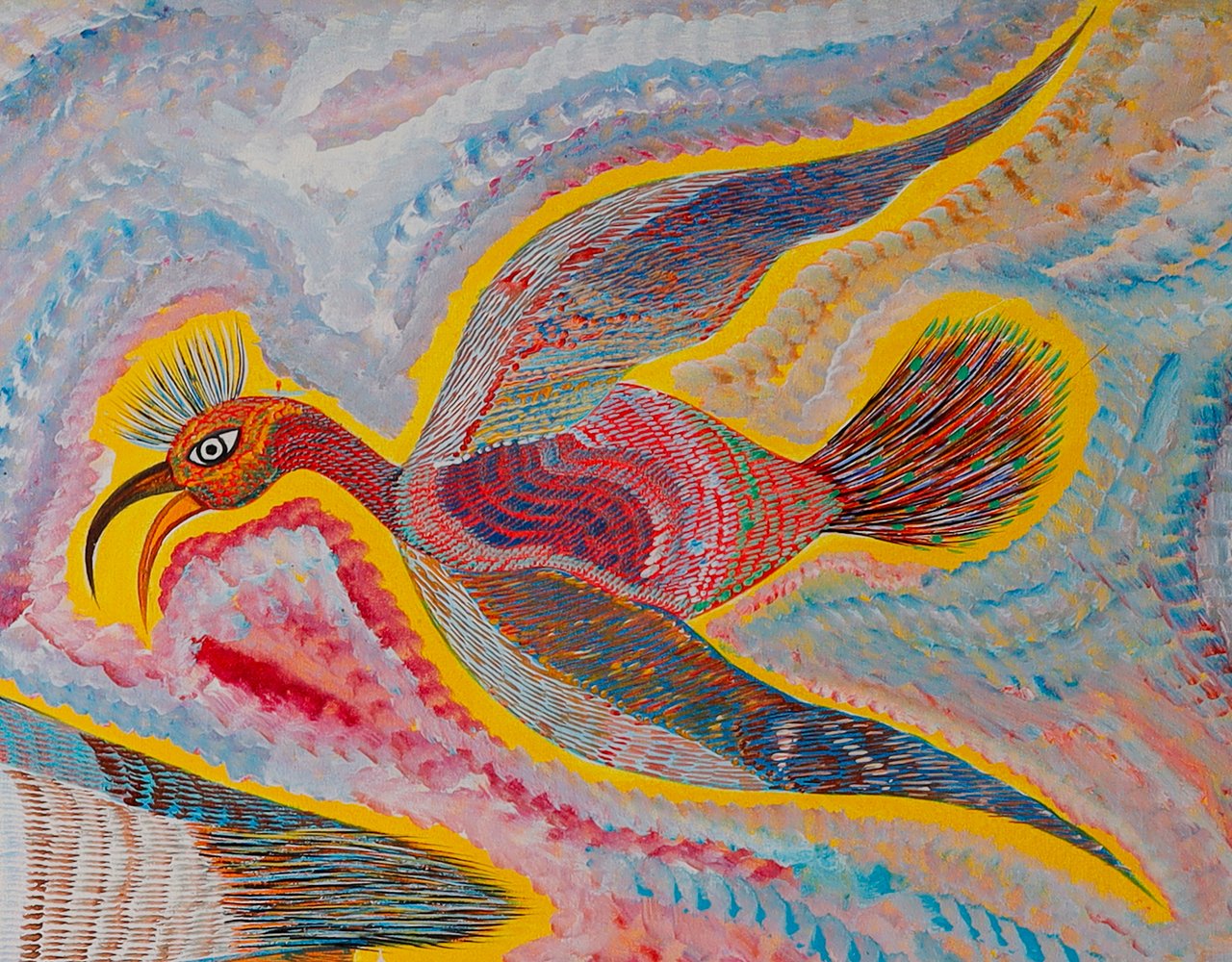 Oiseau rouge en vol, à la crête jaune et au bec recourbé ouvert, en haut à droite. Détail de Oiseau, serpent, crapaud et tatou, Chico da Silva par Babá, 2006.
