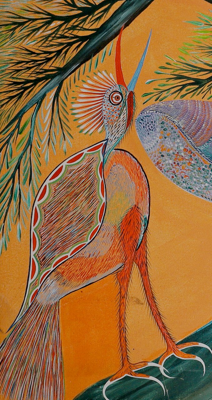 Ave de cresta en abanico y patas naranja, con el pico hacia arriba, abajo a la izquierda. Detalle de Sapo, serpiente, aves e insectos, Chico da Silva por Babá, 2011.