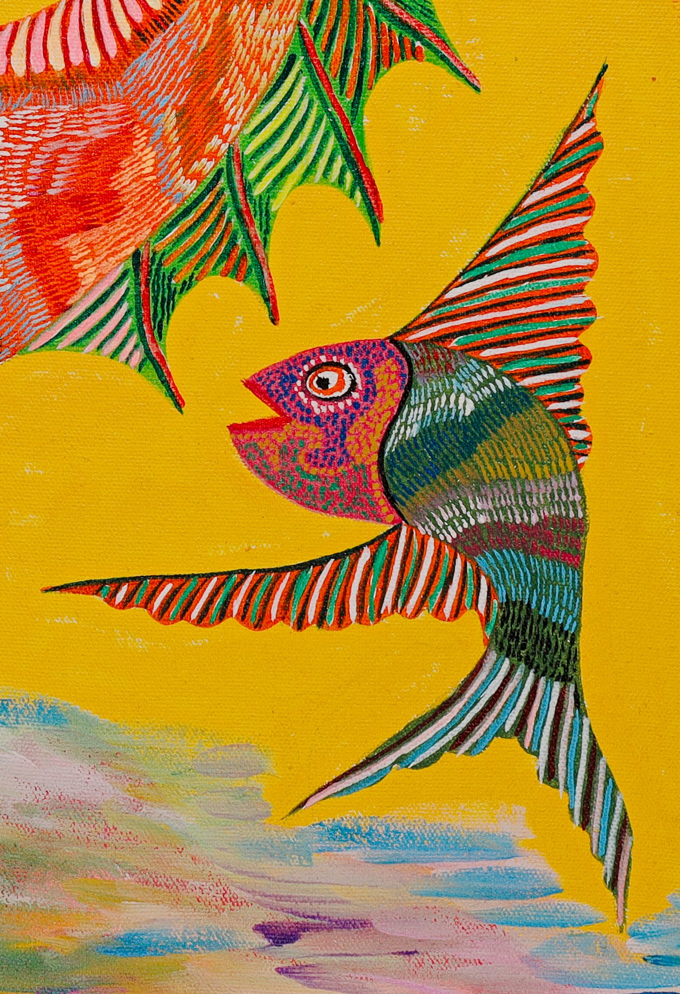 Poisson à la tête rose et à la bouche ouverte, au corps vert et aux nageoires rayées, à droite. Détail de Poisson-dragon, Garcia, 2024.