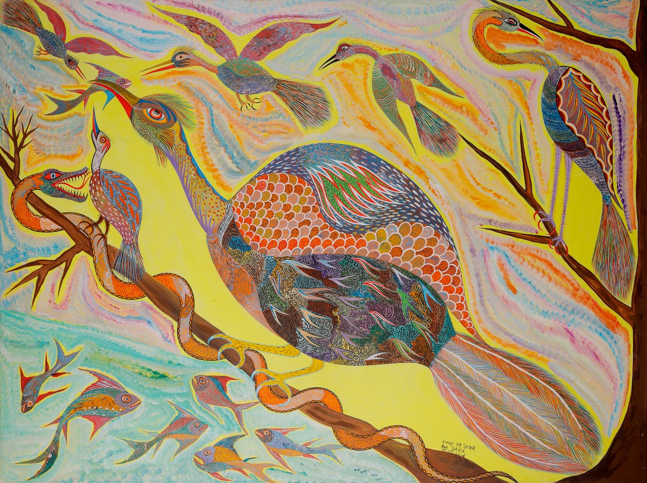 Uma ave grande de corpo escamado num galho, cercada de aves em voo, serpentes e peixes, sobre amarelo. Aves, Peixes e Cobra, Chico da Silva por Babá, 2006, acrílica sobre tela.