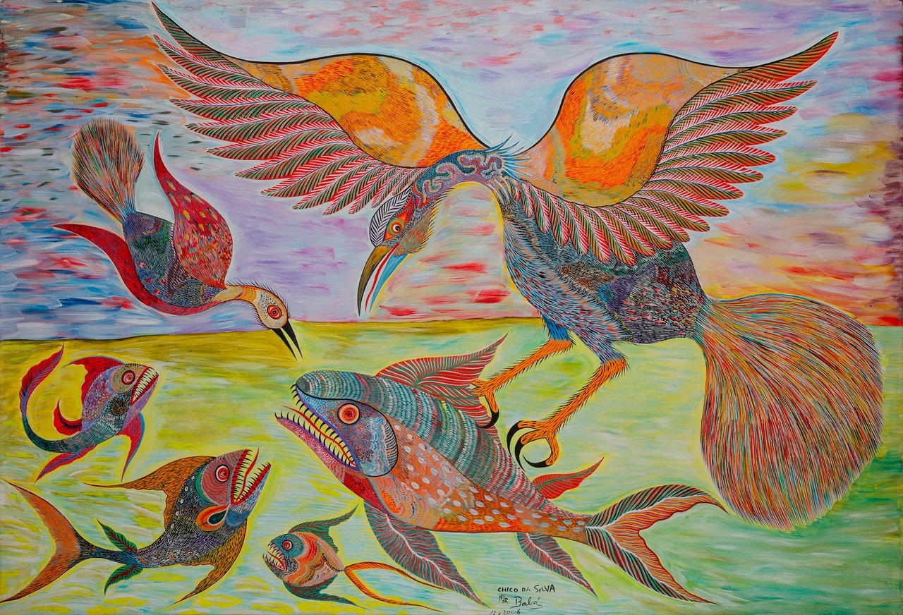 Uma ave grande e alada em rasante sobre peixes dentados na água, com peixes menores espalhados por um fundo verde. Peixes e Aves, Chico da Silva por Babá, 2006, acrílica sobre tela.