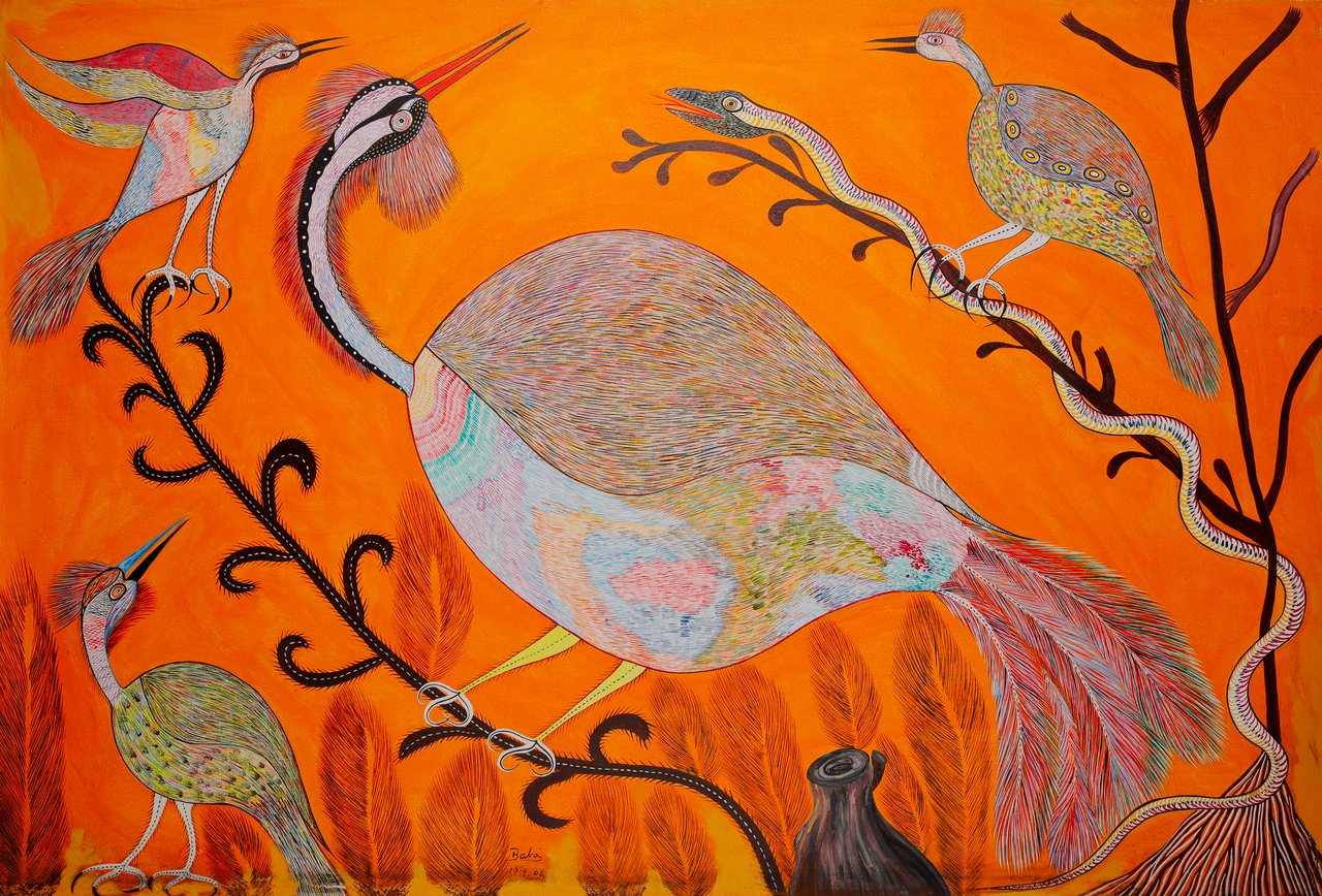 Uma ave grande de pescoço longo em tons pastel ao centro, cercada de aves menores e uma cobra enrolada sobre fundo laranja. Aves e Cobra, Chico da Silva por Babá, 2006, acrílica sobre tela.