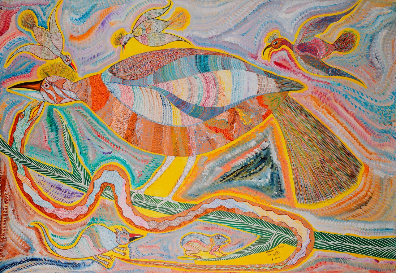 Uma ave grande e recostada, de asa listrada, cercada de criaturas menores sobre um fundo pastel em redemoinhos. Ave, Cobra, Sapo e Tatu, Chico da Silva por Babá, 2006, acrílica sobre tela.